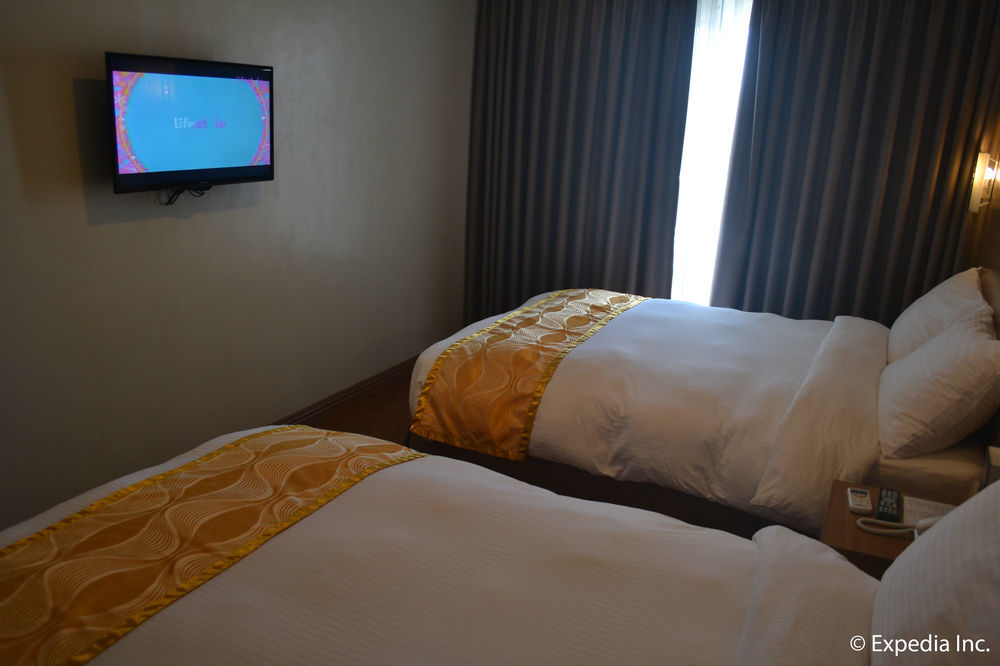 Vista Real Hotel Tagaytay City Exteriér fotografie