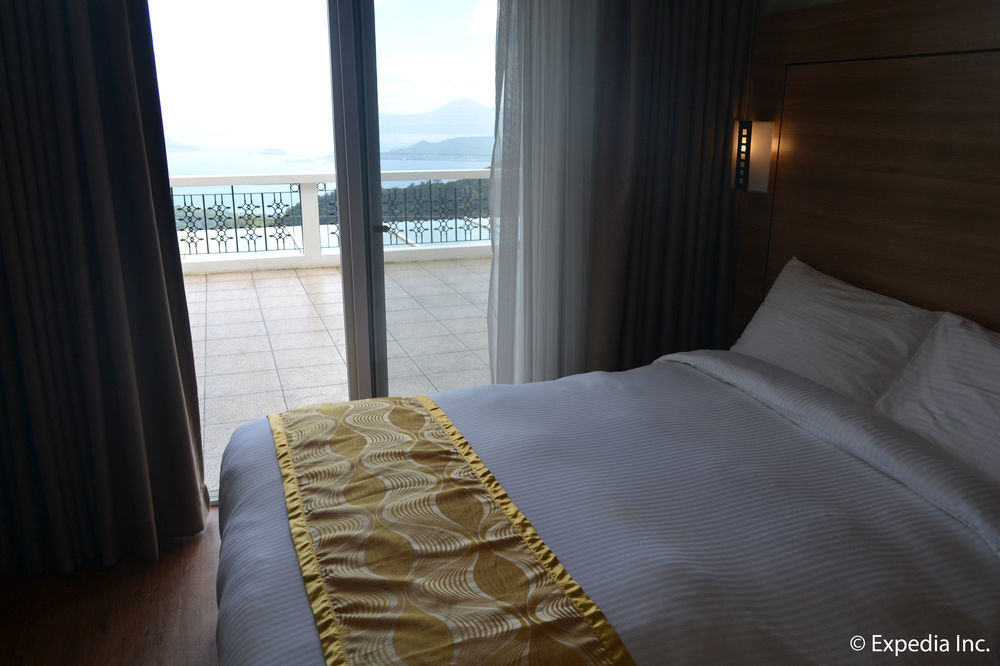 Vista Real Hotel Tagaytay City Exteriér fotografie