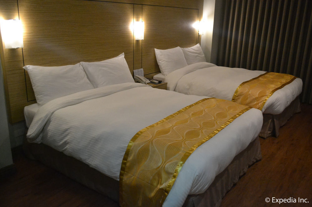 Vista Real Hotel Tagaytay City Exteriér fotografie