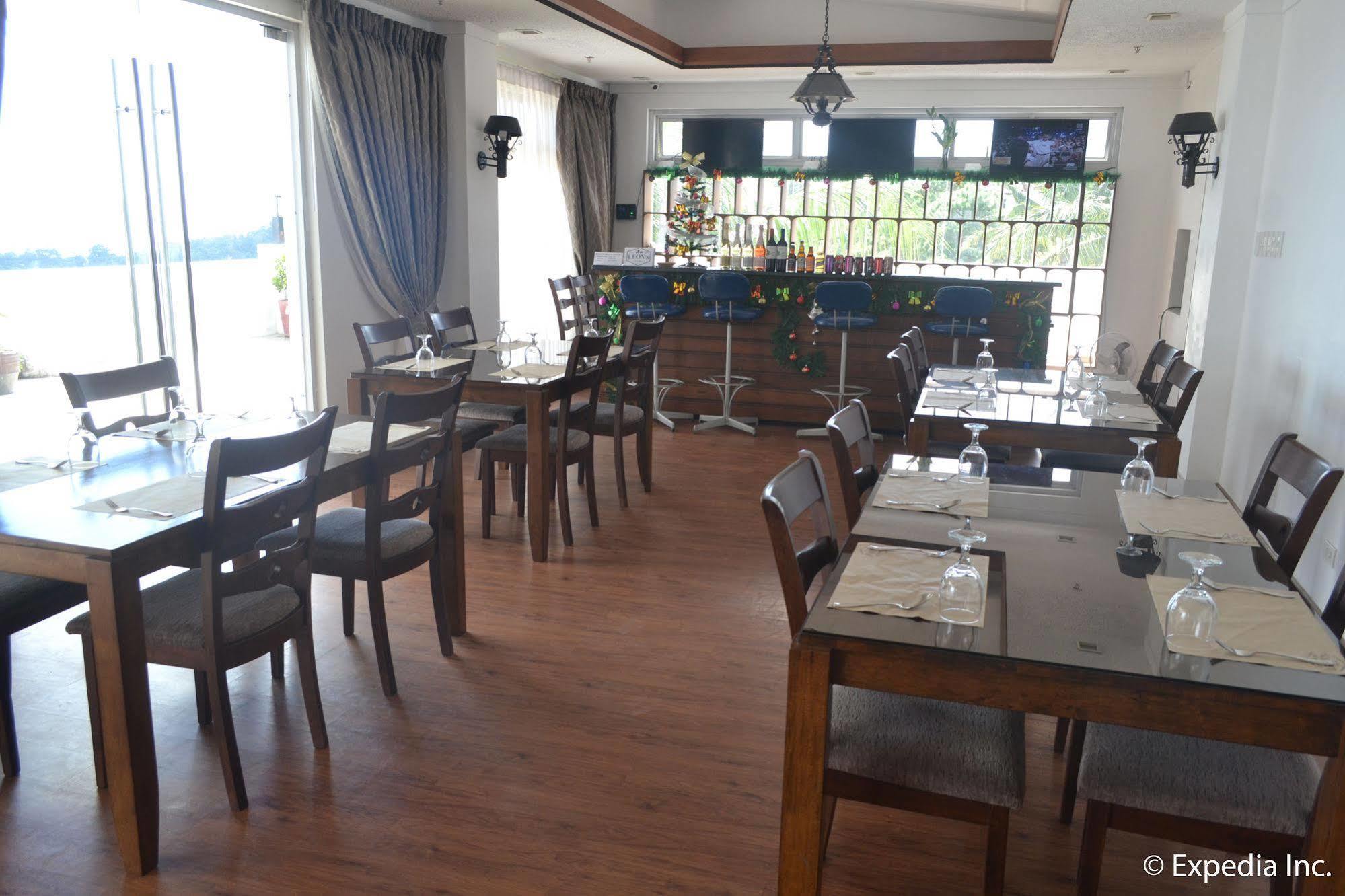 Vista Real Hotel Tagaytay City Exteriér fotografie