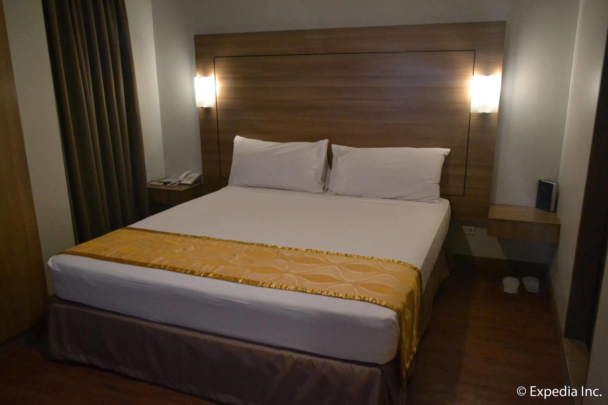 Vista Real Hotel Tagaytay City Exteriér fotografie